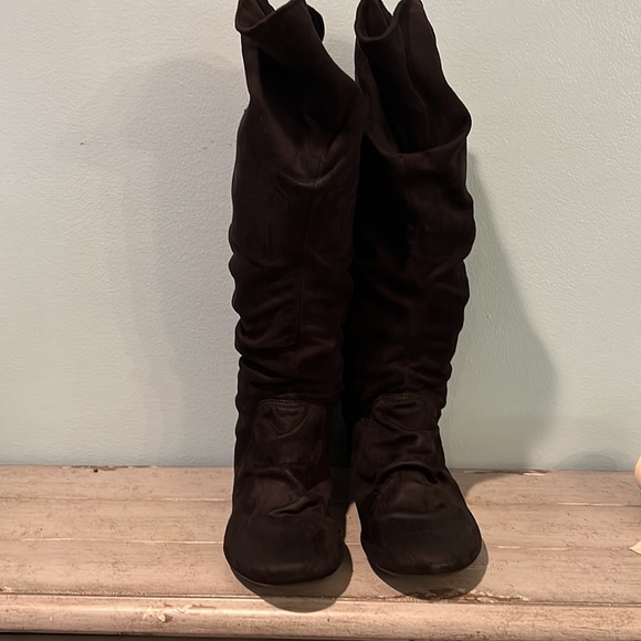 Report Makee tall Black Vegan Boot - Picture 2 of 16